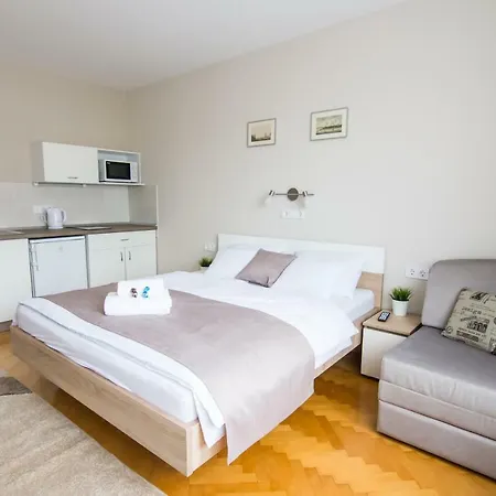 Partner Apartmanhaz