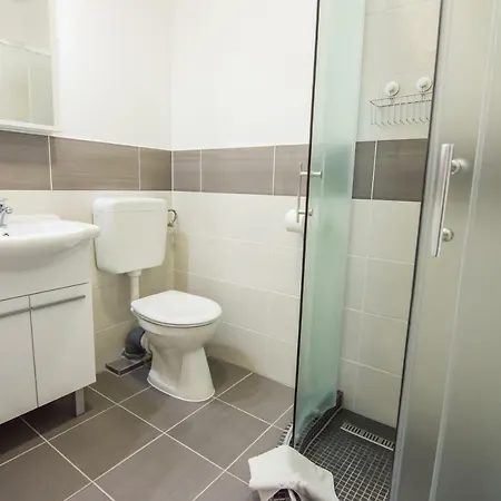 Partner Apartmanhaz *