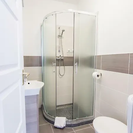 Partner Apartmanhaz * Erlau
